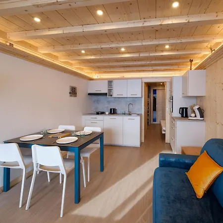 Appartement Résidence Serac - Location: En De La Station Mae-9080 *