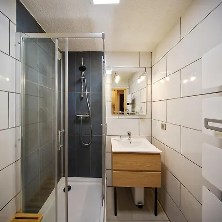 Résidence Serac - Location: En De La Station Mae-9080 Appartement *